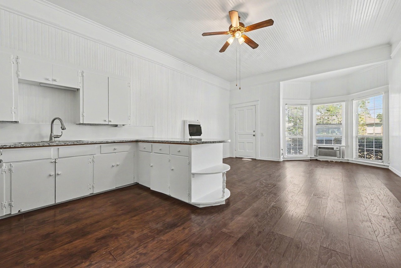 105 College St #107 - Photo 7 of 14
