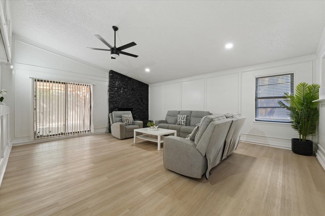 4609 Rockland Dr - Photo 5 of 32