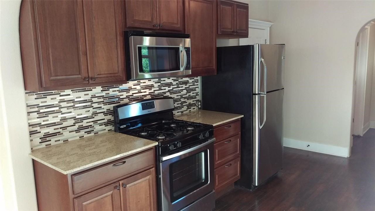 1006 Samuels Ave #4 - Photo 6 of 7