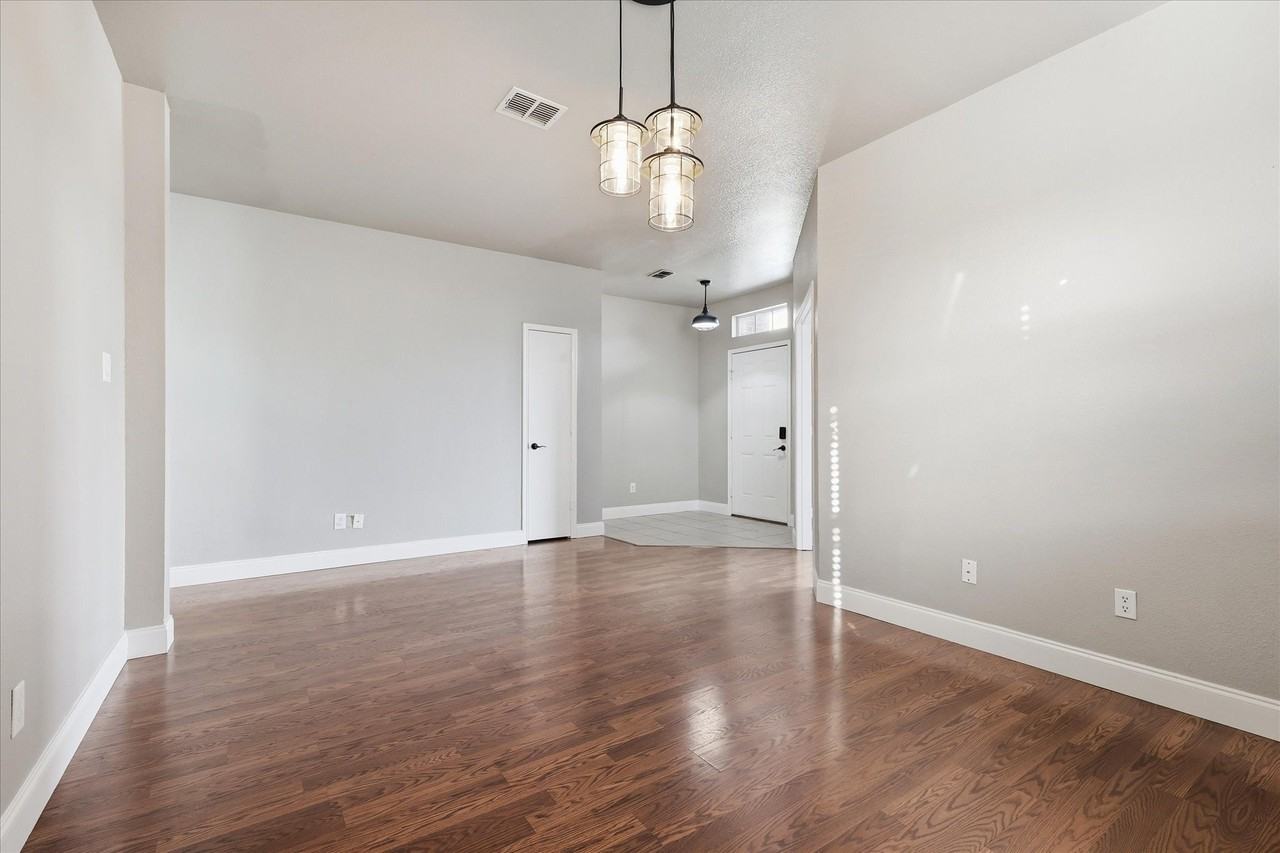 2220 Willow Dr - Photo 7 of 28