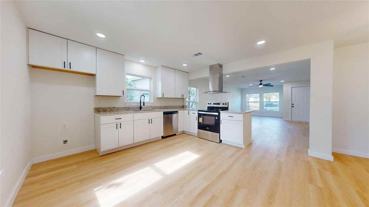 3901 Park St - Photo 4 of 17