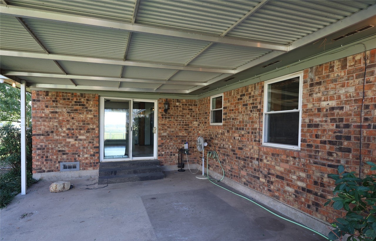 3800 Dr Griffin Rd - Photo 2 of 33