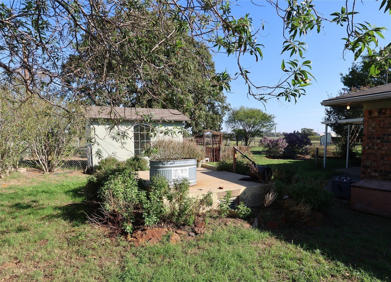 3800 Dr Griffin Rd - Photo 3 of 33