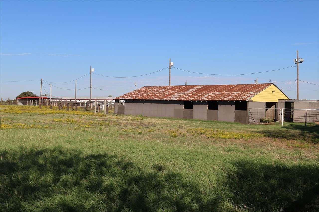 3800 Dr Griffin Rd - Photo 4 of 33