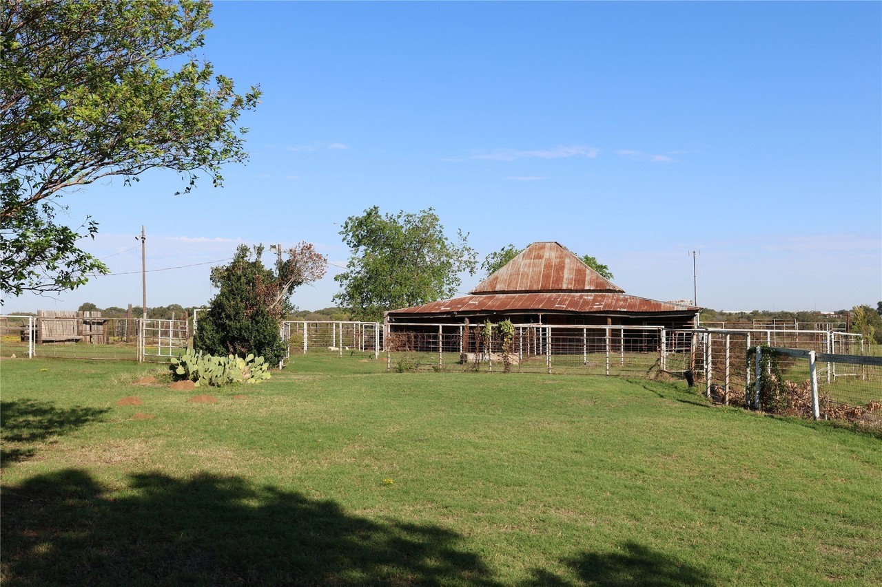 3800 Dr Griffin Rd - Photo 7 of 33