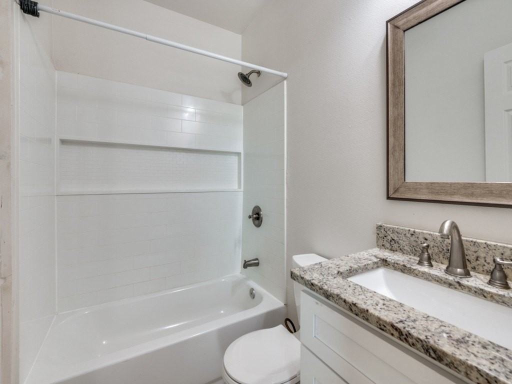 2300 Dathe St - Photo 2 of 15