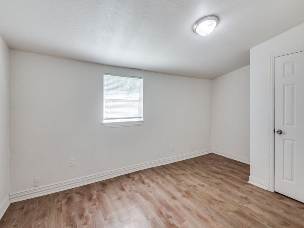 2300 Dathe St - Photo 4 of 15