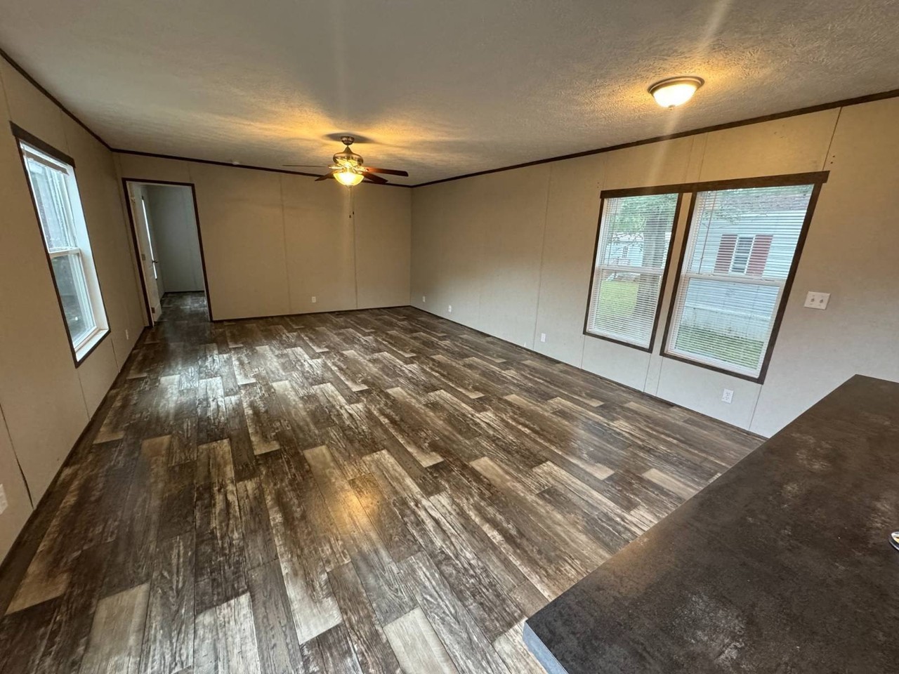 165 Oxford Cir - Photo 6 of 13
