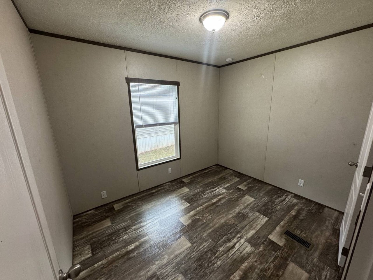 165 Oxford Cir - Photo 7 of 13