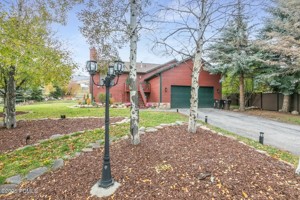 featured image of 3853 Village Round Dr