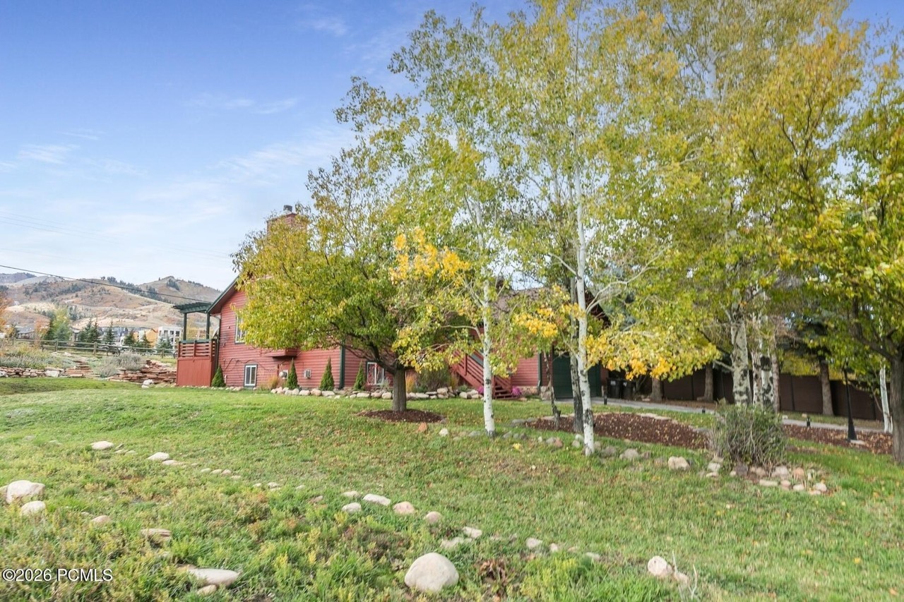 3853 Village Round Dr - Photo 4 of 43