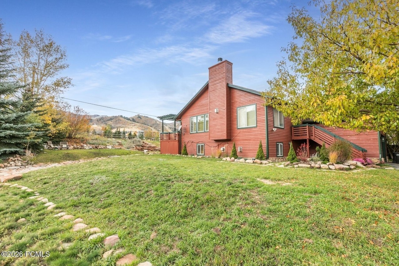 3853 Village Round Dr - Photo 5 of 43