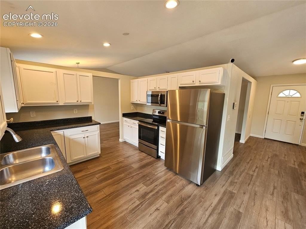 7811 Hidden Pine Dr - Photo 6 of 27