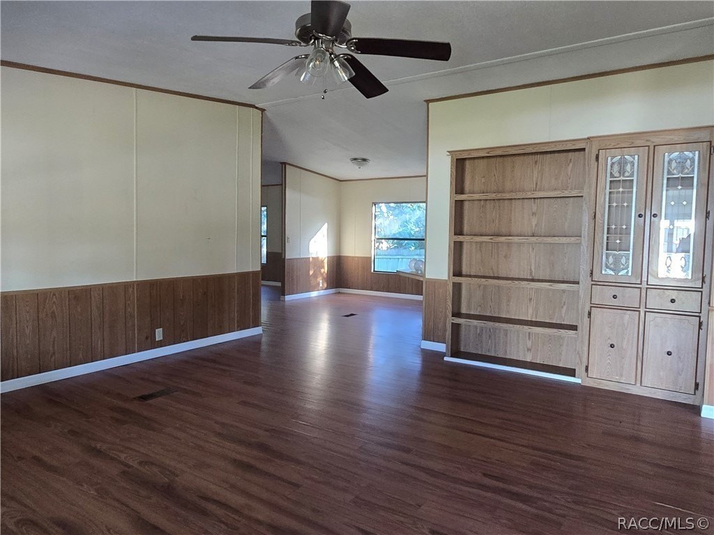 6821 Sw 60th Ave - Photo 5 of 11