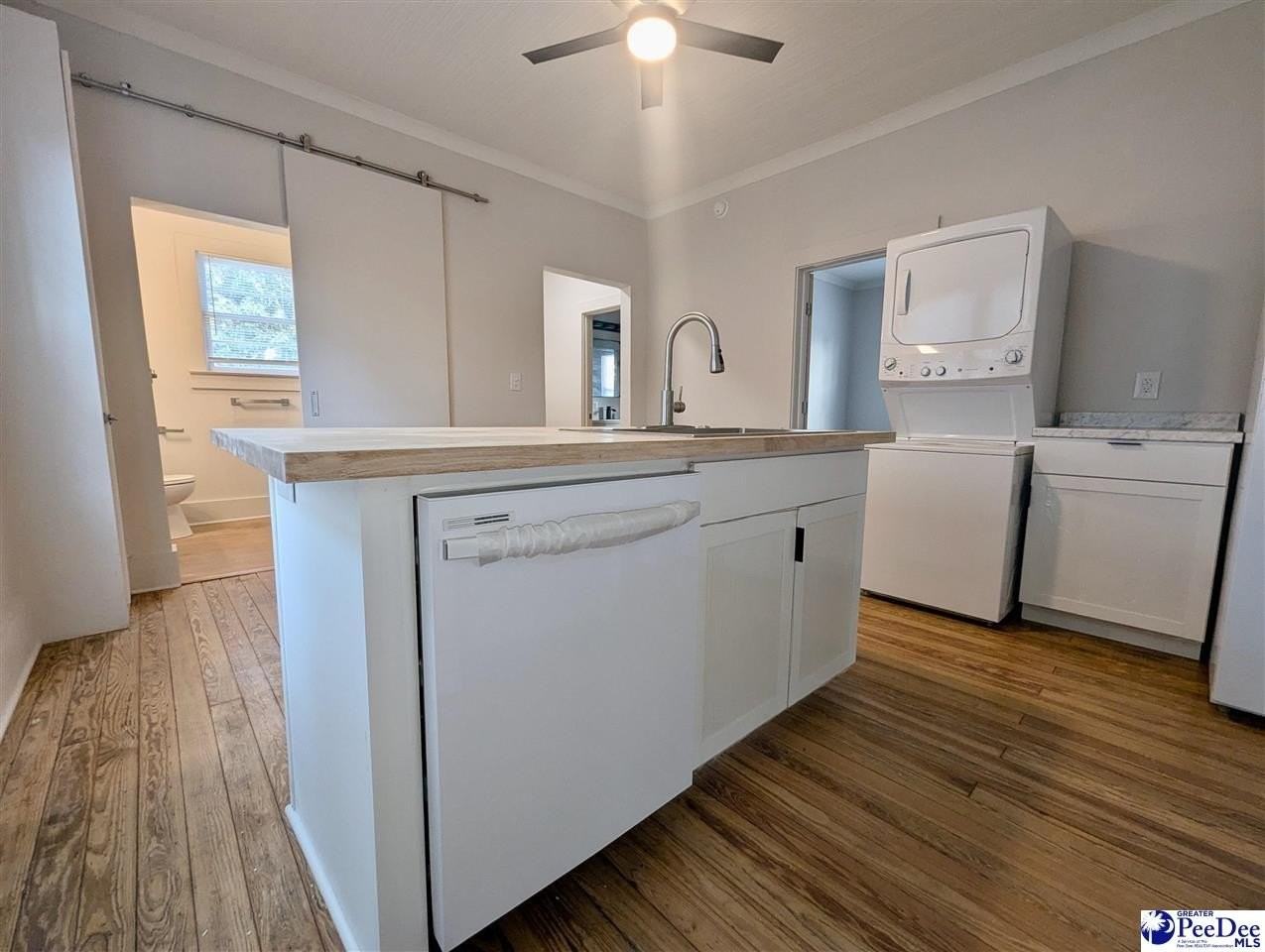 1110 Oakland Ave - Photo 4 of 13