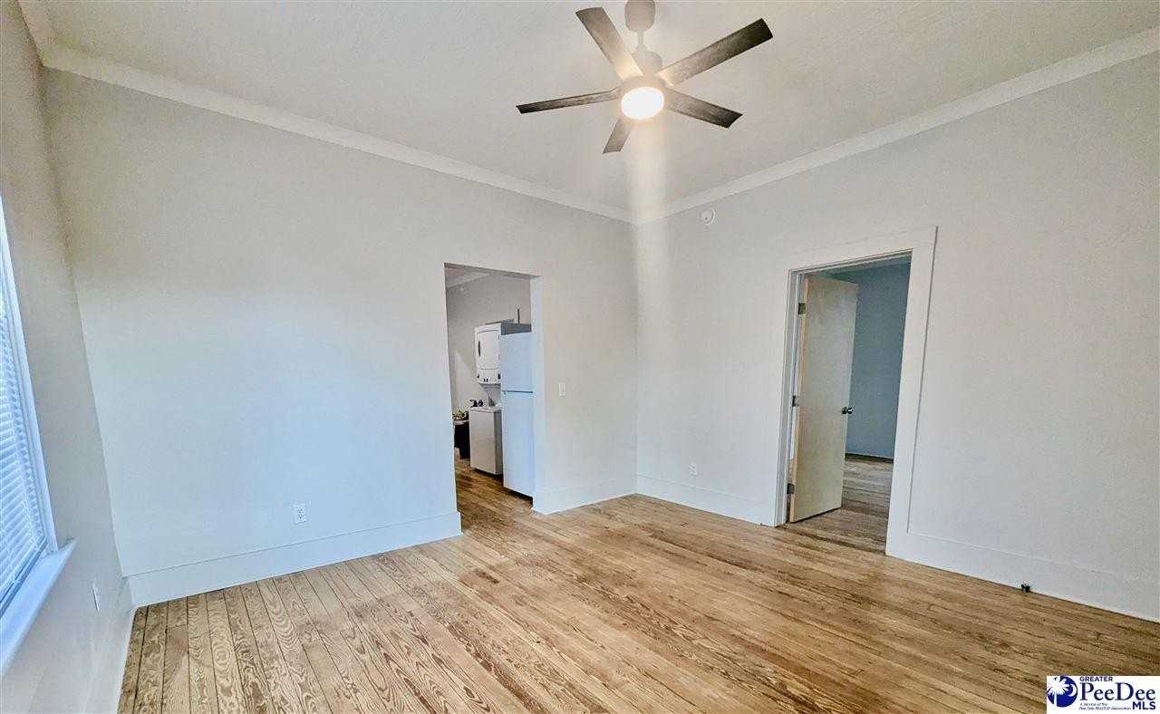 1110 Oakland Ave - Photo 5 of 13