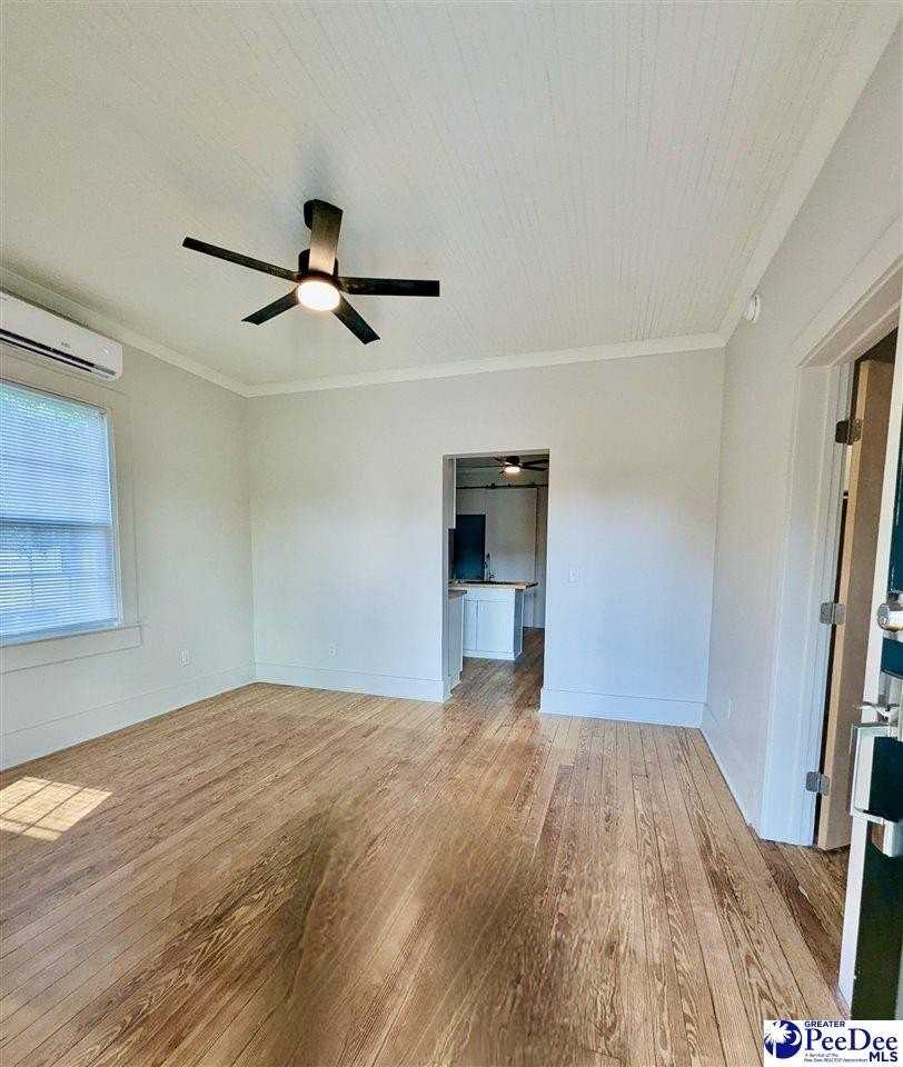 1110 Oakland Ave - Photo 6 of 13