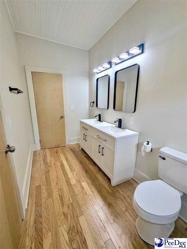 1110 Oakland Ave - Photo 7 of 13