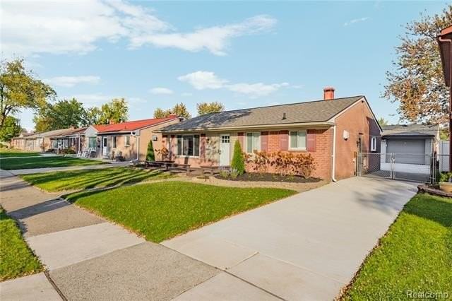 8222 Carrousel Blvd - Photo 3 of 38