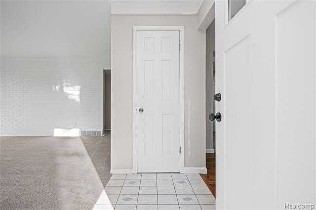8222 Carrousel Blvd - Photo 6 of 38