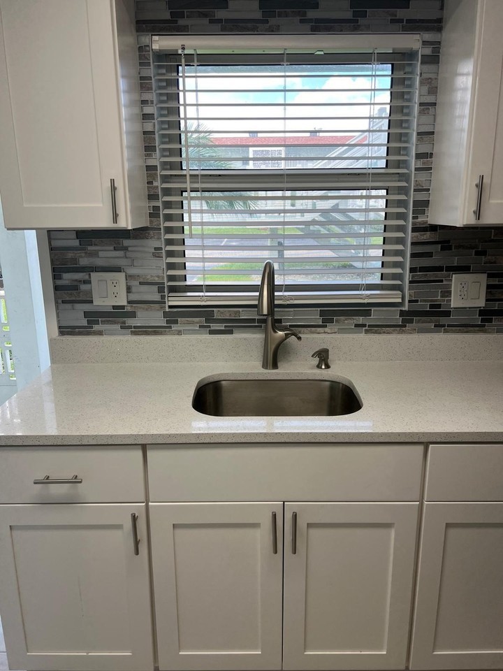 1511 Nw 43rd Ave #103 - Photo 6 of 16