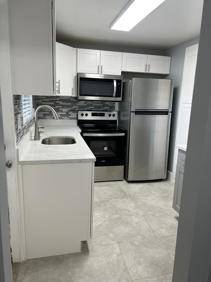1511 Nw 43rd Ave #103 - Photo 7 of 16