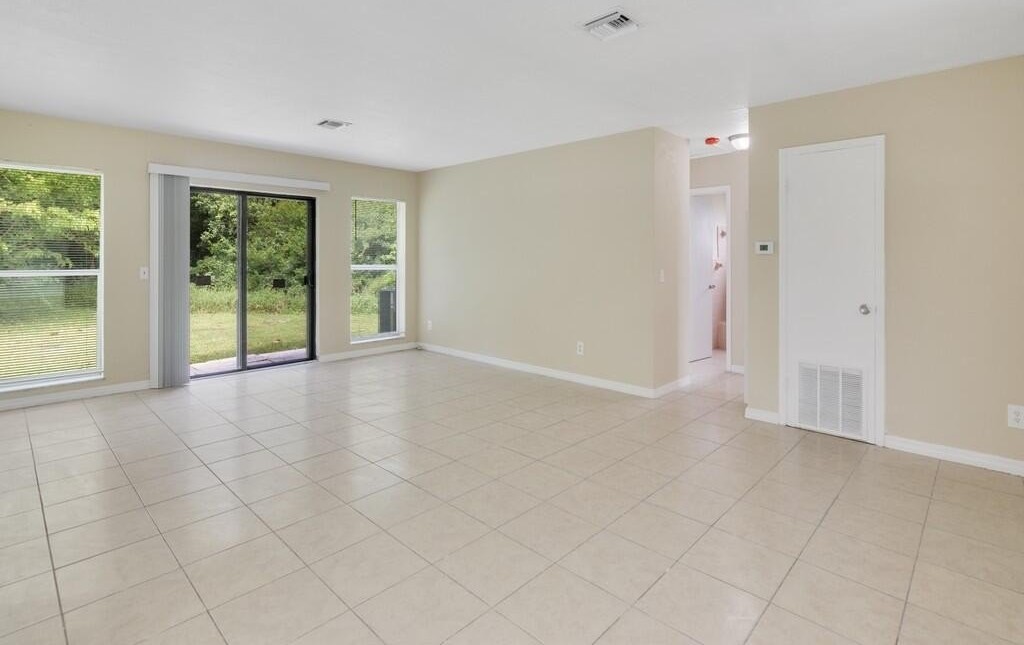 125 Ne Prima Vista Blvd - Photo 3 of 39