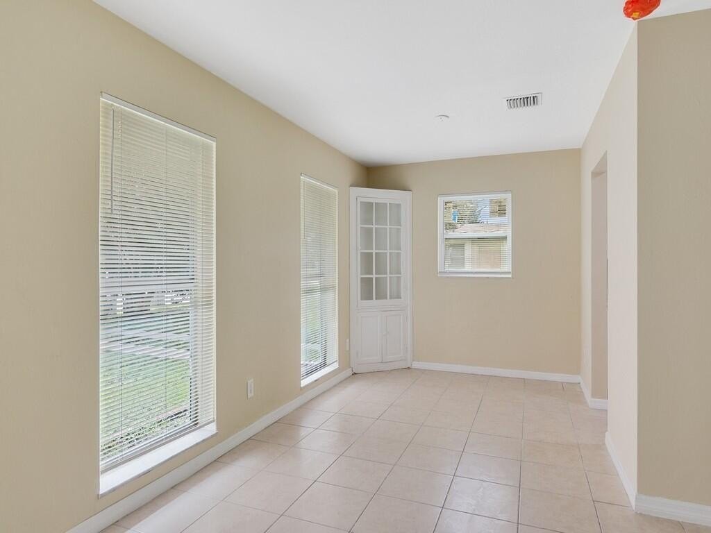 125 Ne Prima Vista Blvd - Photo 6 of 39