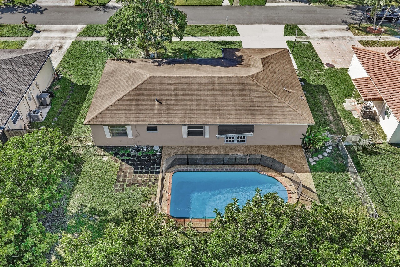 4719 Bison St - Photo 4 of 47