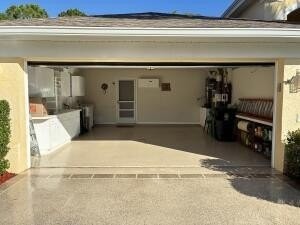 646 Nw Venetto Ct - Photo 3 of 50