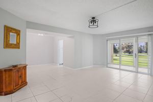 featured image of 3951 Via Poinciana #211