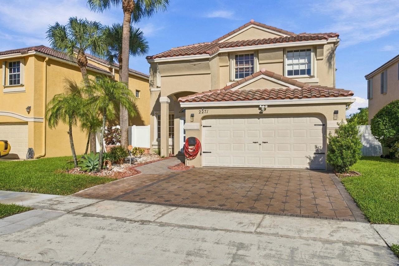 2271 Nw 159th Ave - Photo 2 of 50
