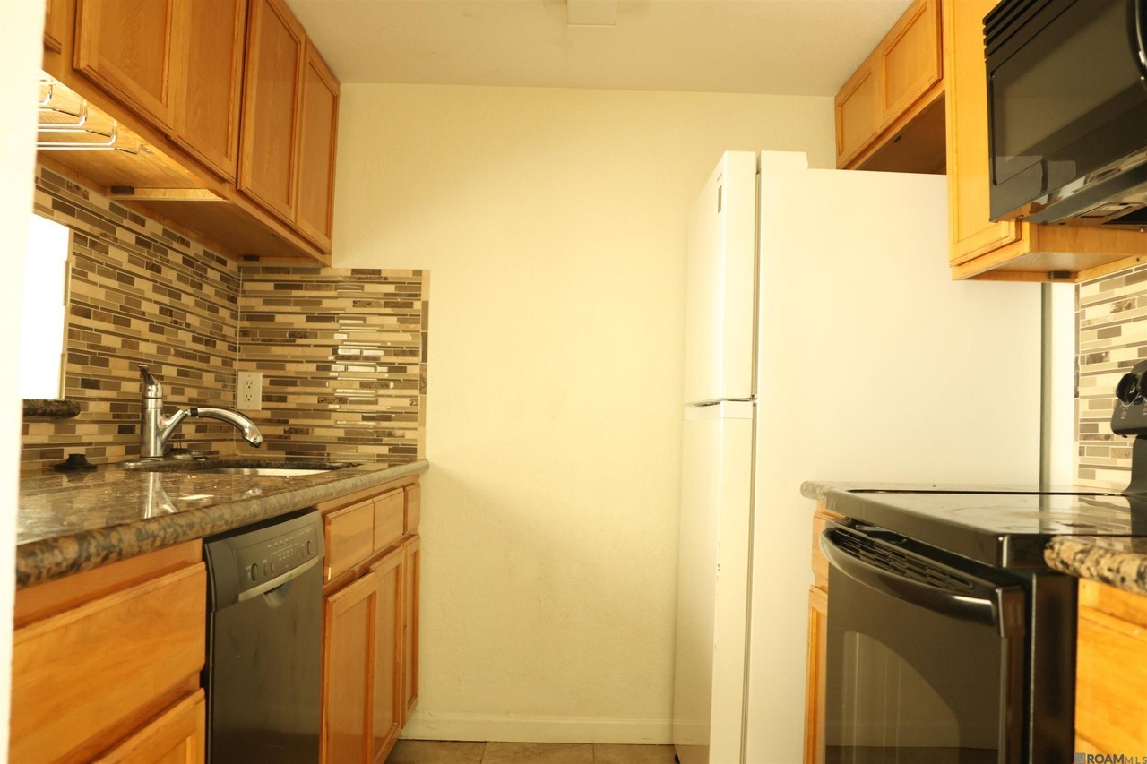 10298 W Winston Ave - Photo 2 of 17