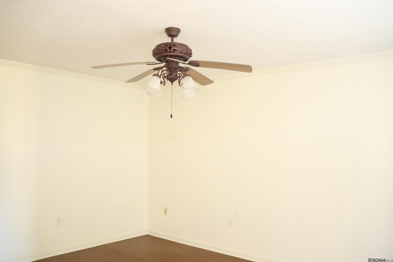 10298 W Winston Ave - Photo 4 of 17