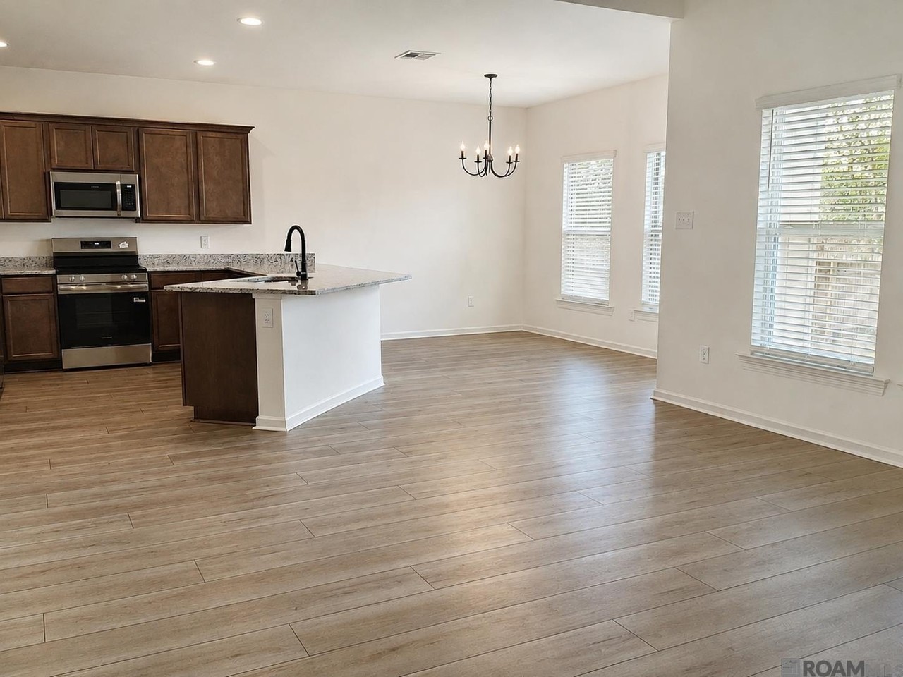 23668 Sweetbriar Ct - Photo 2 of 11
