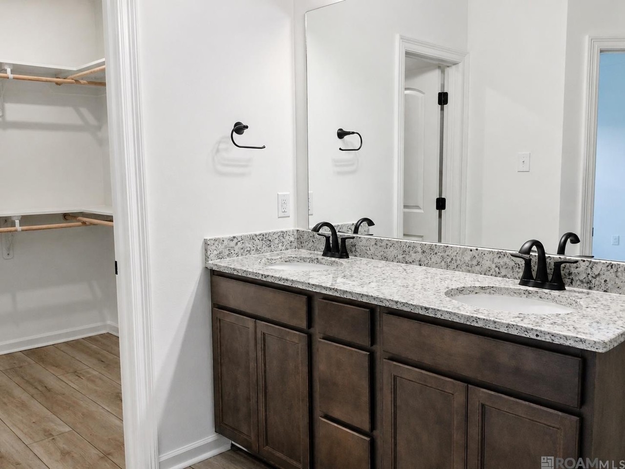 23668 Sweetbriar Ct - Photo 5 of 11