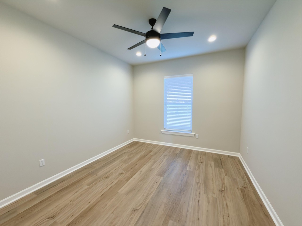 183 Pond Dr - Photo 7 of 11