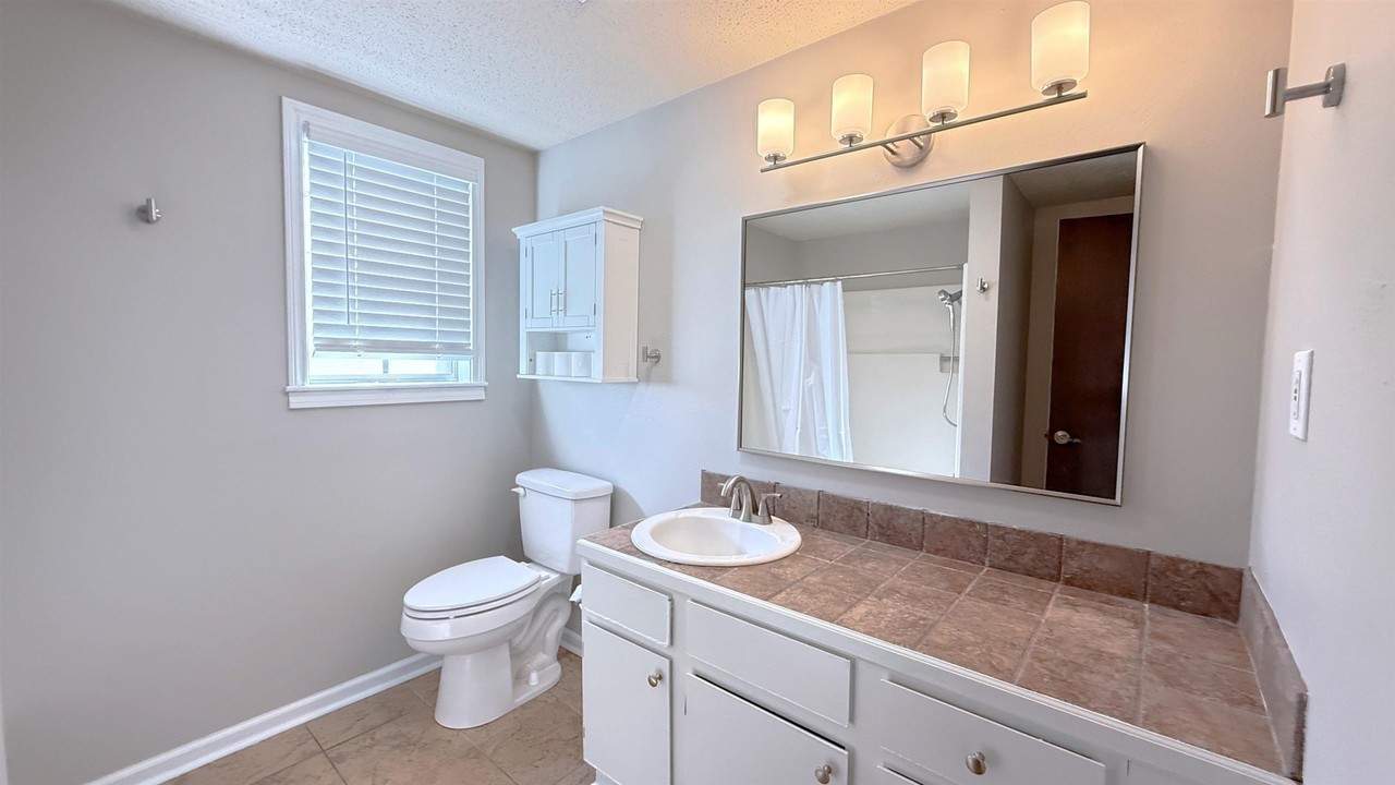 112 Palm Pl Apt A - Photo 4 of 5