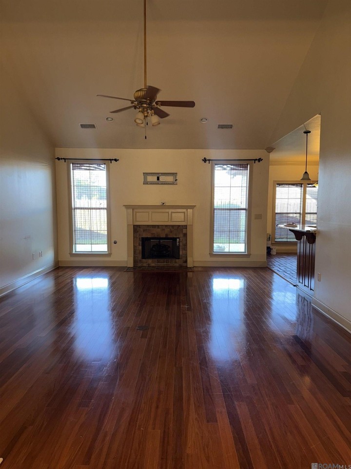 37206 Saint Marie Ave - Photo 2 of 12