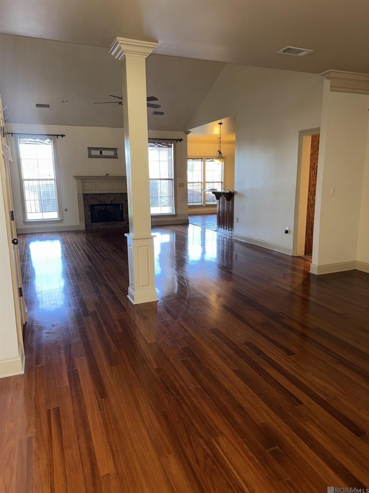 37206 Saint Marie Ave - Photo 3 of 12