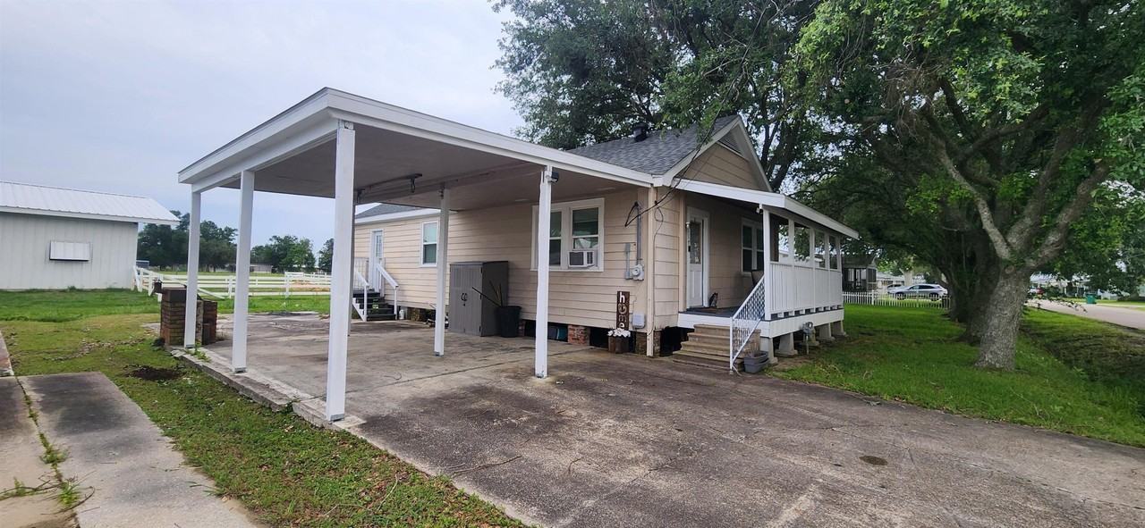 117 Ledet Dr - Photo 2 of 10
