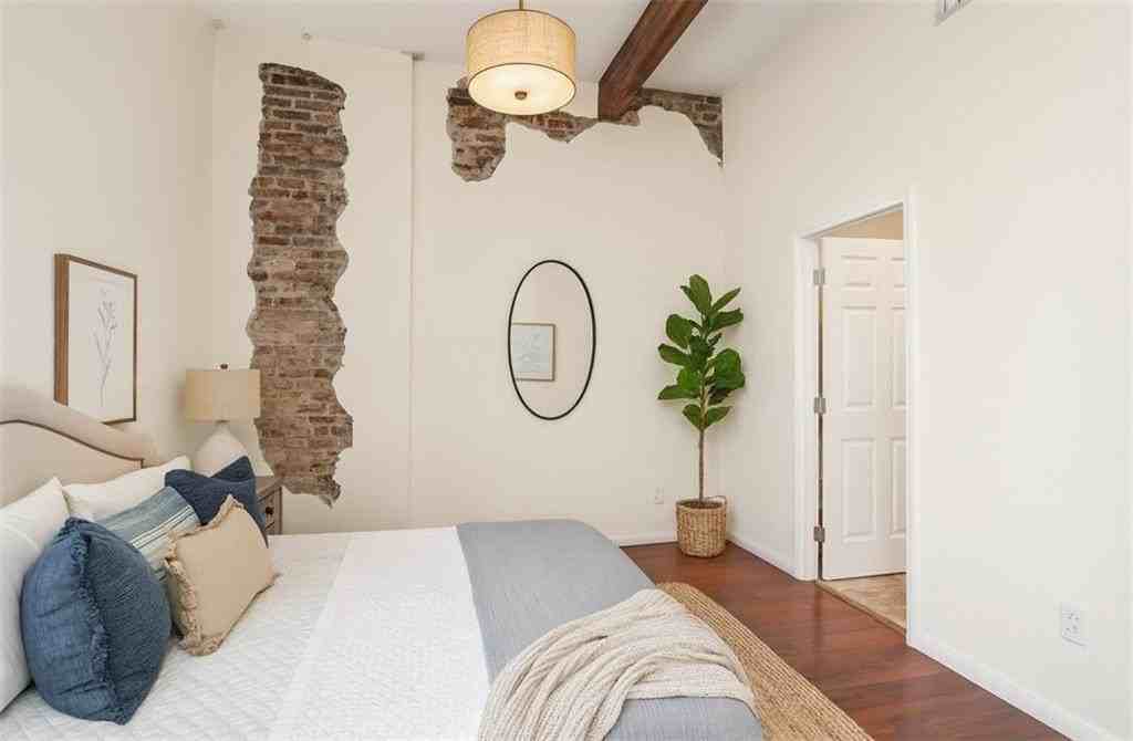 915 Decatur St - Photo 6 of 23