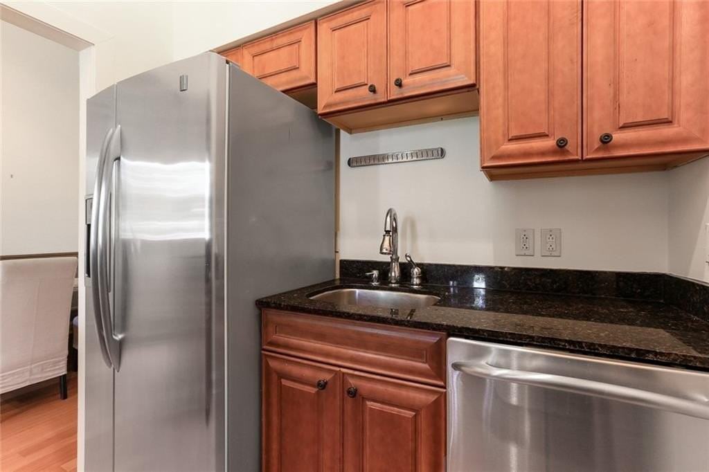 520 Saint Philip St - Photo 7 of 12
