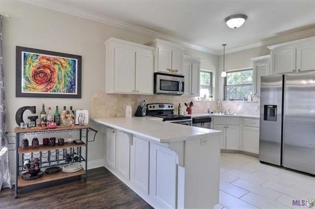 10832 Moss Pointe Dr - Photo 2 of 15