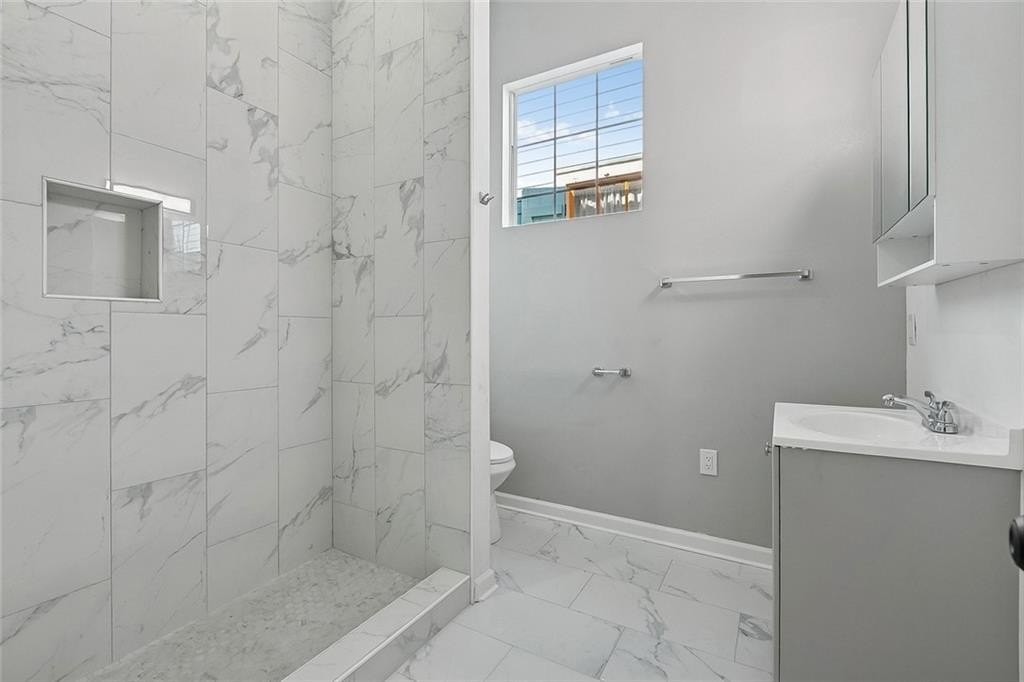 3211 Baronne St - Photo 5 of 12