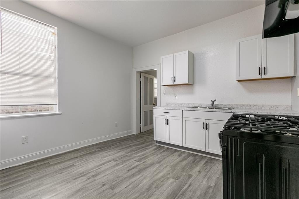 2411 S Saratoga St - Photo 5 of 12
