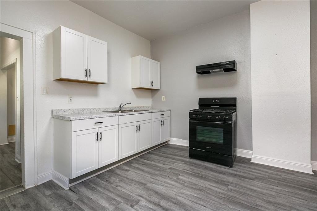 2411 S Saratoga St - Photo 6 of 12