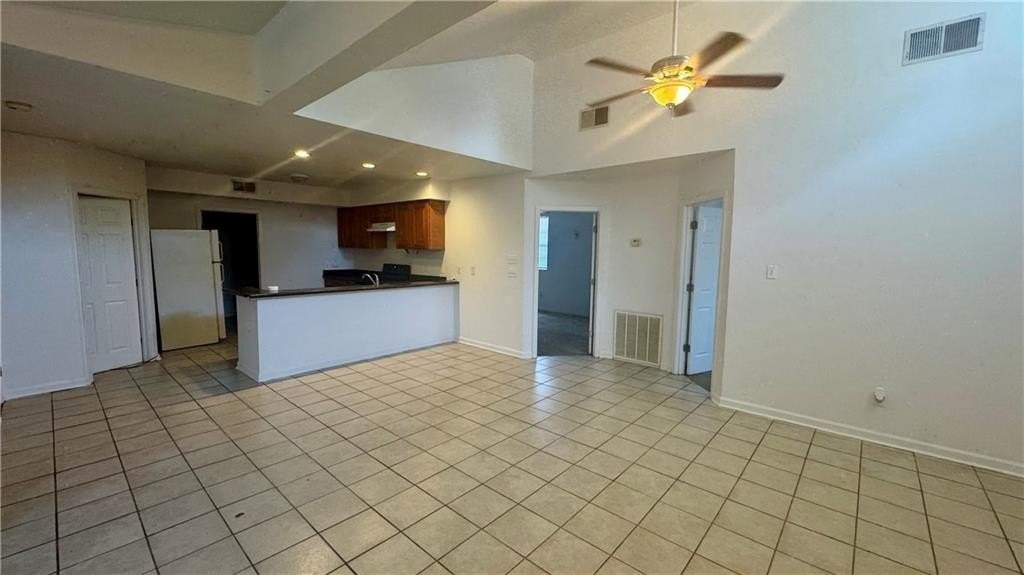 321 Kenilworth St - Photo 2 of 12