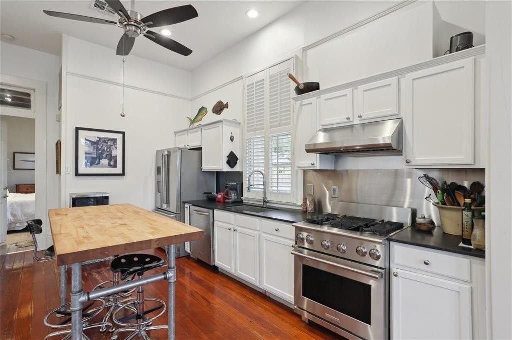 548 Jefferson Ave - Photo 5 of 15