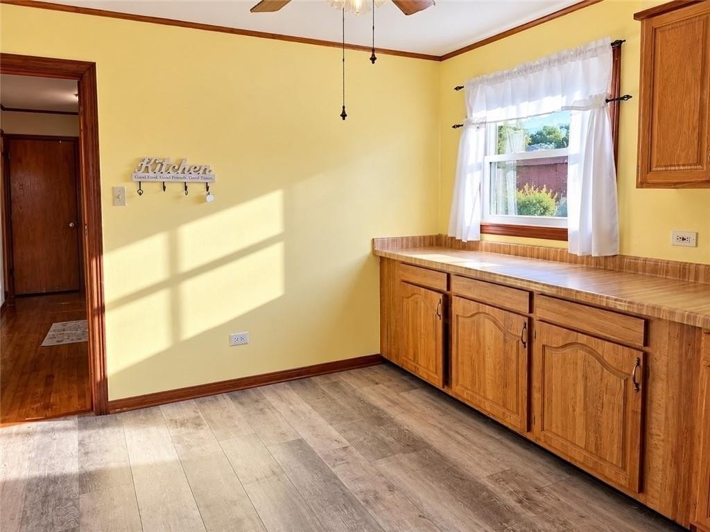 160 Parker Ln - Photo 6 of 12